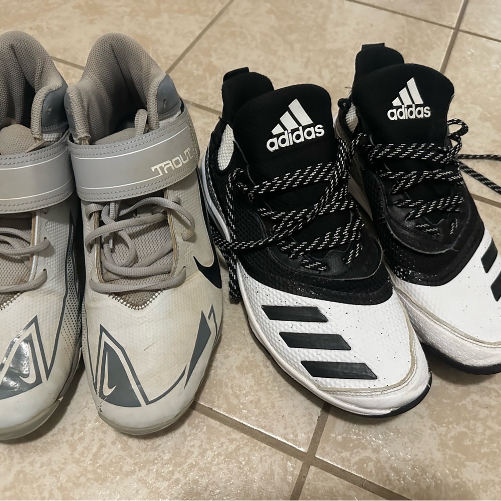 Men’s Baseball cleats lot of 2 - size 9